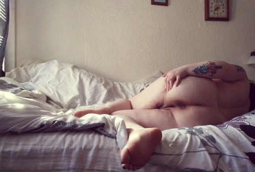 deadly-littlegirl: Lazy Friday mornings missing Daddy…