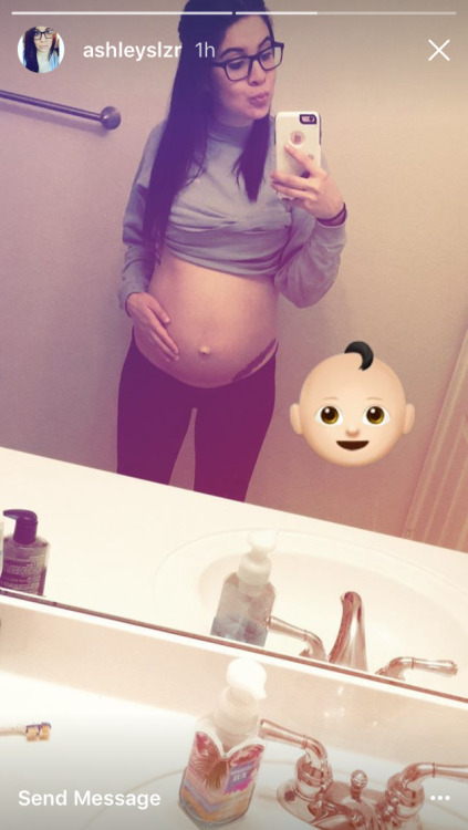 teenmomcentral: Ashley is currently 26 weeks along with baby Phoenix! 