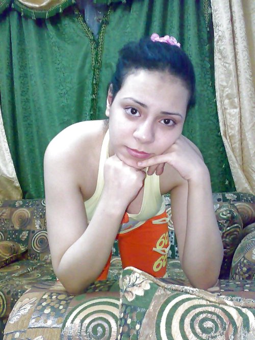 fuckingsexyindians:  Chubby Indian housewife photographed naked. http://fuckingsexyindians.tumblr.com