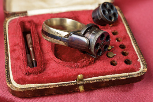 Cased French pinfire pistol ring, 19th century.