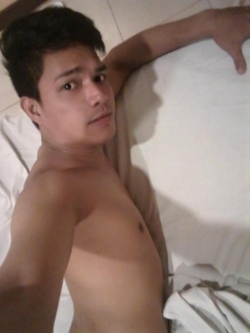 mashitayeah:  I’m Lucas 21 5'10 From Caloocan  willing to give you the most pLeasurable experience  Fucboi at your Serbis Looking for a Serious Client Only !   +639052663358