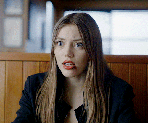 “I Call The Jesus Wood!” Grace Van Dien As Scarlett In V For Vengeance (2022)