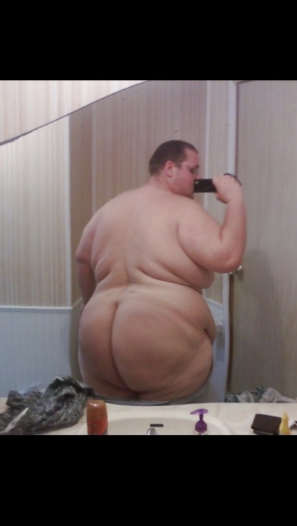 behemothbutts:  dodisuper:  gordo4gordo4superchub:  Yummy ass  Wow nice ass  Giant fuckable sdd