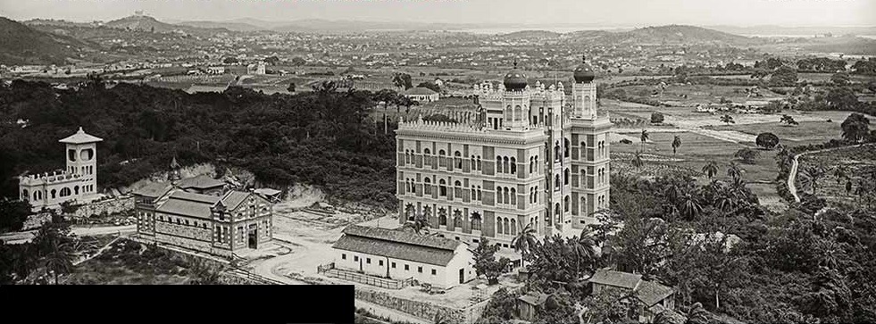 Pavilhão Mourisco do então Instituto Soroterápico Federal na aprazível Fazenda de Manguinhos. Nem sinal da Avenida Brasil nem das muitas favelas que hoje rodeiam a Fiocruz.