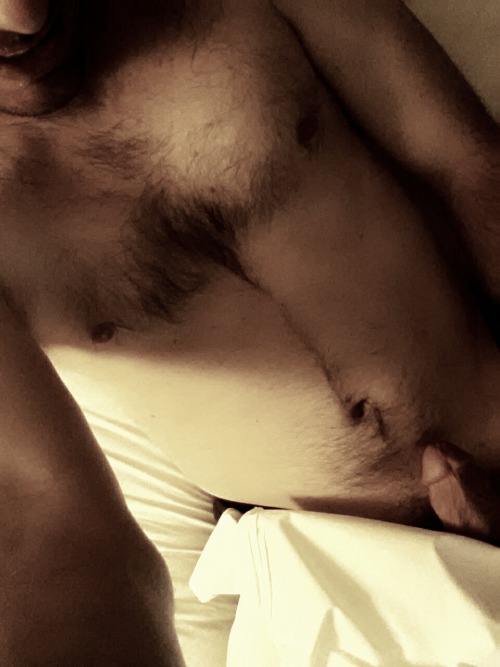 daddynhisgoodslut:  fuckinq-queen:  Can I join?  It’s a huge bed. There’s room for a party.  Peek-a-boo!! -fms