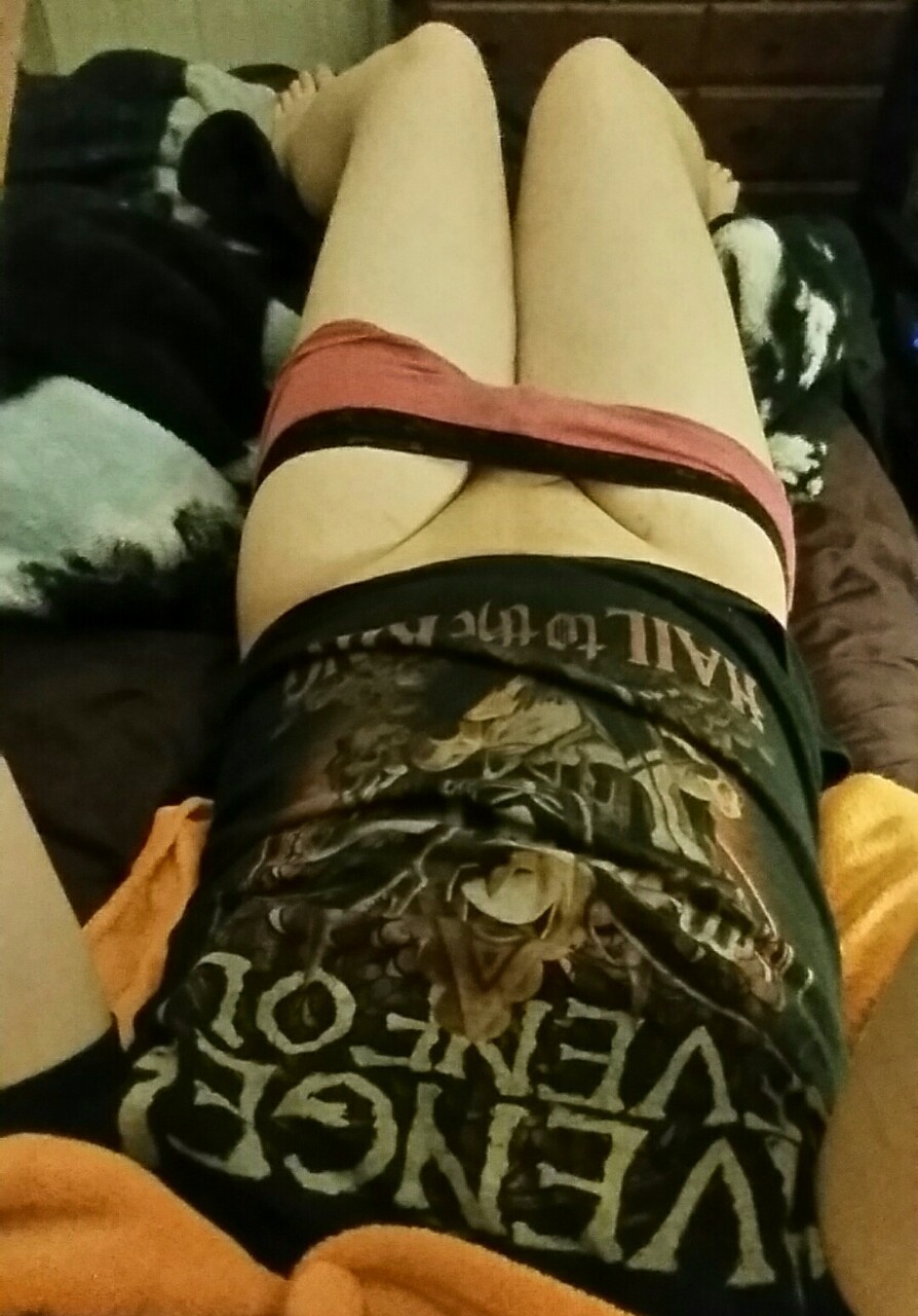 anotherfemboy:  jinx-senpai:  About to go to sleep, decided to be lewd first cx 