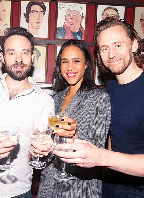 twhiddleston-pics:Cast of ‘Betrayal’ celebrates Harold Pinter’s 89th birthday at a gathering at Sard