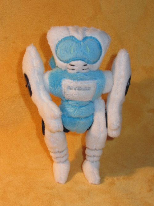 manicscribble:  katyamola:  momoless:  Mini Tailgate is only 6 inch tall and his arms and legs are movable thanks to button-joints. He is out of minky with embroidered on details and buttons. Since he is my first try he came out a bit wonky, but he still