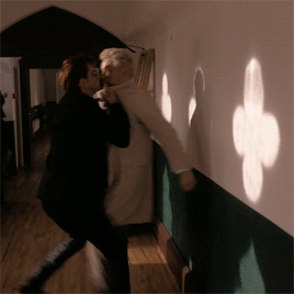 mizgnomer:Zooming in on Crowley and Aziraphale