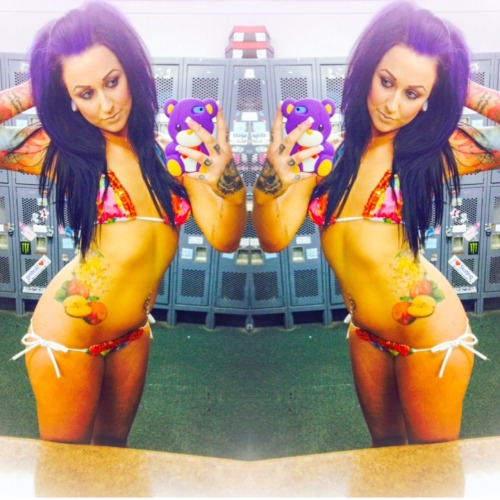 kimiknoxxx:  Tacky bikinis for tacky bitches! 💋💋💋 