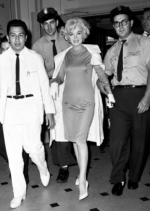 July 11th 1961: Marilyn Monroe leaves the Polyclinic Hospital in NYC after undergoing gallbladder su