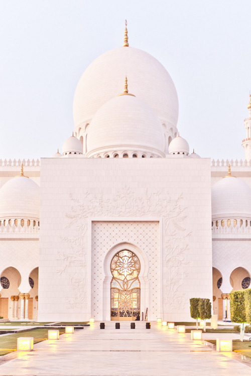 kanyye:xxSheikh Zayed Mosque in Abu Dhabi, UAE.