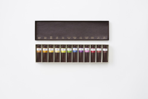 Chocolate paint tubes created by Nendo design in 2013. The tubes each have different flavoured filli