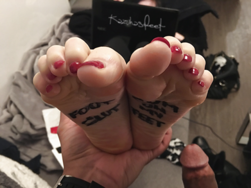 kazuhasfeet: come fuck these feet!selling footjob video DM me for details 