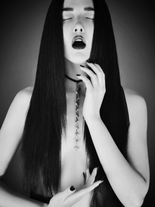 black-white-madness:  Madness:  Richard Dubois Photography © 2012  Hair + Makeup - Marcia 