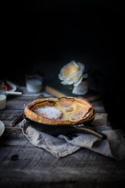 roldam:(via buttermilk + white chocolate dutch baby - Local Milk Blog Local Milk Blog) 