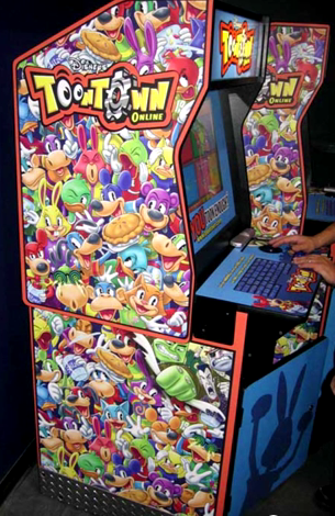 toontownlibrary:Photos of the Toontown Arcade Machines, formerly located in Disneyland.Source: u/Ota