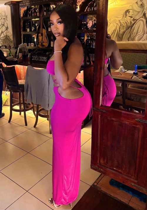 princejazziedad:DeliciouslySexy Luscious CurvyLatte Gorgy BootiDelicious MamiMs WhoIsNneka………❤️🤍💙