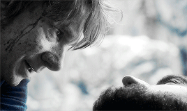 oakenbaggins:bagginshield gif battle vs arkenburglarround three: favorite movie: the battle of the f