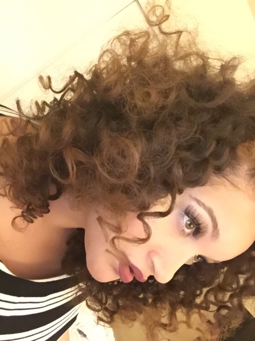 exoticplusmodel:  Curly hair 😍😍😍 I’m so mixed up sheesh  Wanna know what I’m mixed with? Check out my about me on my site www.iLoveExoticPlus.xxx 😏💦