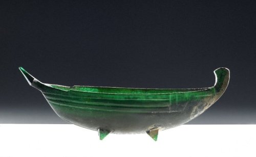 theancientwayoflife:~ Emerald green glass boat.Culture/period: RomanDate: ca. A.D. 25-50Place of ori