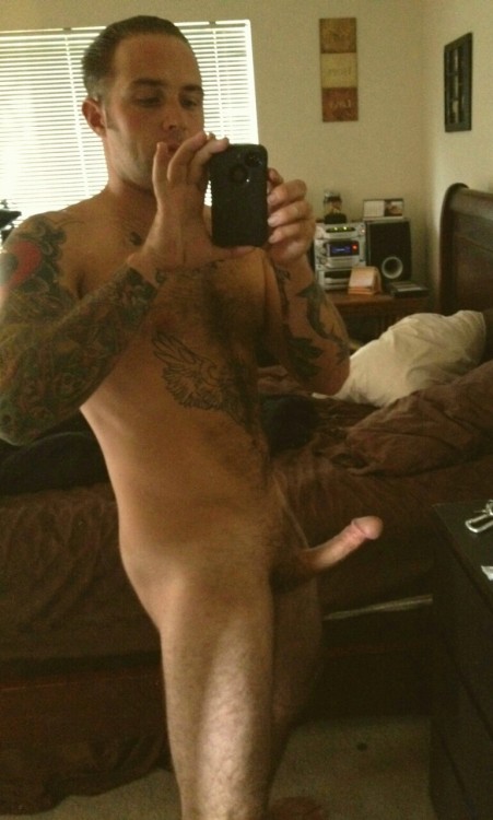 bears-haunts-n-taunts:  Wanna see more?? Follow Me! Submit pics and videos for consideration to be featured on my blog to piglatin33@yahoo.com!🐾 🐻🔞🔞🐻The Bear’s Den🔞🐻🐻 🔞 🐾