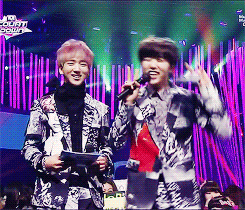 sdeul-blog:  sandeul trying to be cute 