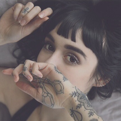 hannahsnowdon-daily:   Hannah Snowdon by Jade Carney ❥