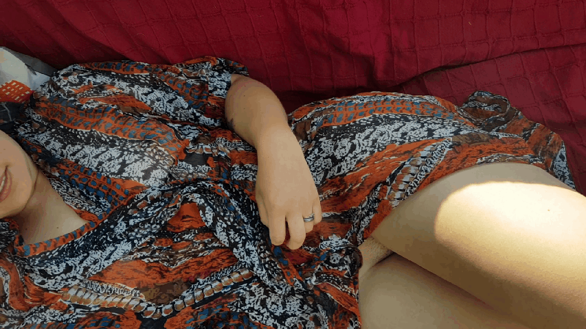 silkycouple:  Great view for the neighbours today, I’m sure they don’t mind.