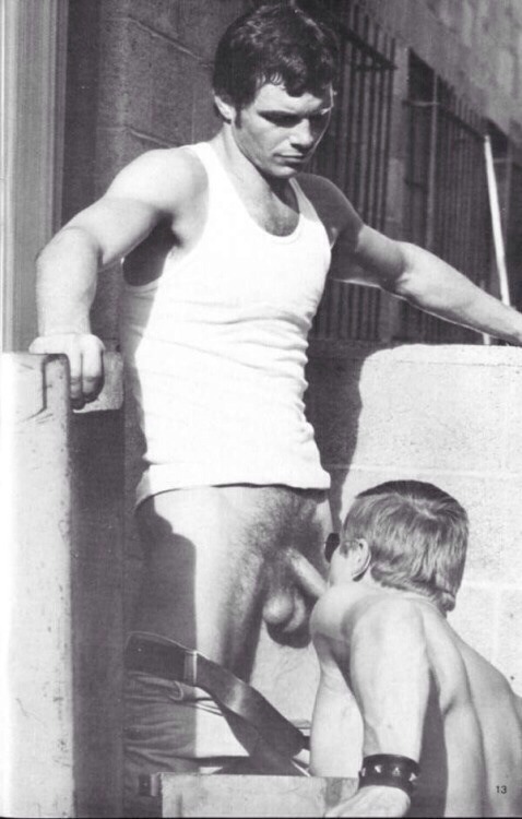 commandolover:  Hot men don’t need underwear: hot men go commando!  Vintage bull