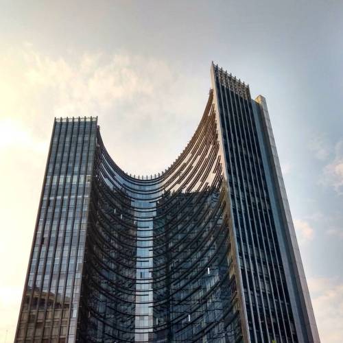 Boomerang #Architecture #vsco #vscocam #migdalarquitectos (en Plaza Suites Mexico City)