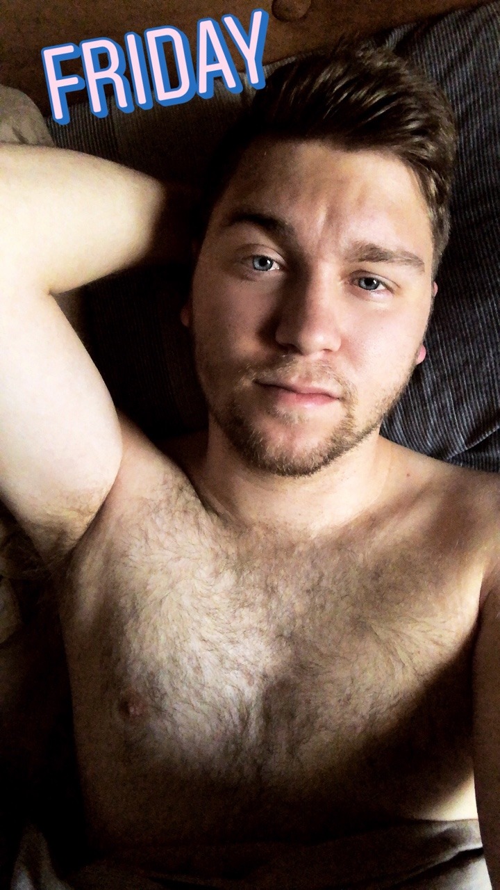bumbledee101: ray-winters-sings:  TGIF  Gorgeous 😍 