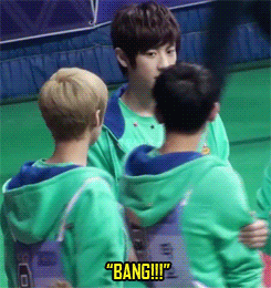 baekaid-o:  BANG!!!(Gunshot sound)  Chanyeol:(((( ;°Д°)))) 