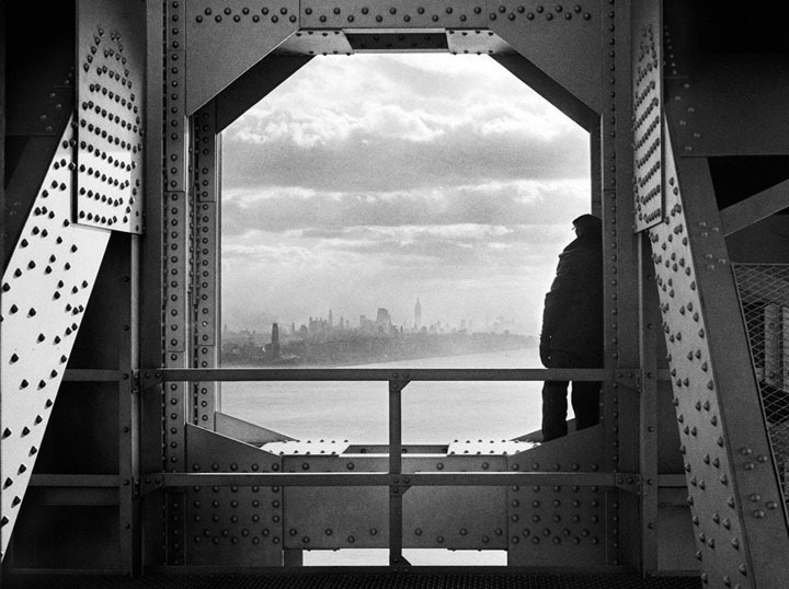 emigrejukebox:  Jack Rosenzwieg: Manhattan seen from the tower of the George Washington