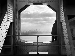 emigrejukebox:  Jack Rosenzwieg: Manhattan seen from the tower of the George Washington Bridge, 1936