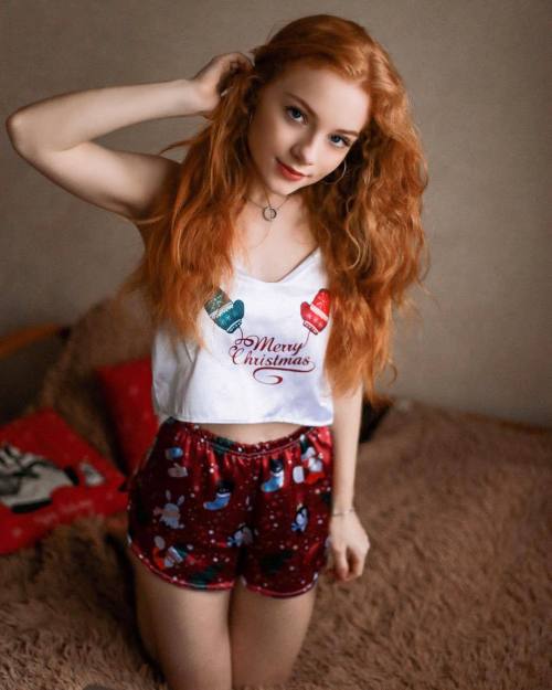 Porn heavenlyredheads:  Merry Christmas from Julia photos