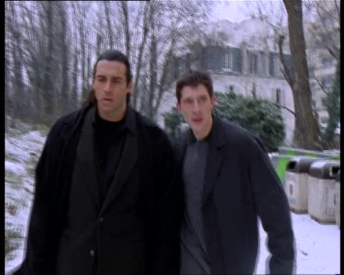 Methos screencaps * Through A Glass DarklyYou should be more paranoid.The motion blur is vile in thi