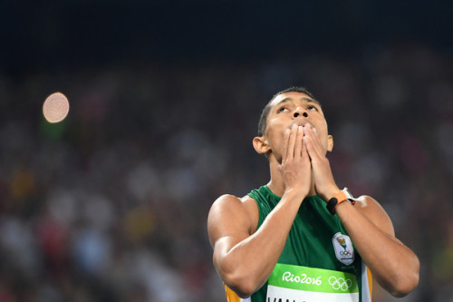 dancinginmyswimsuit:  Wayde Van Niekerk - New 400m World Record 43′03 