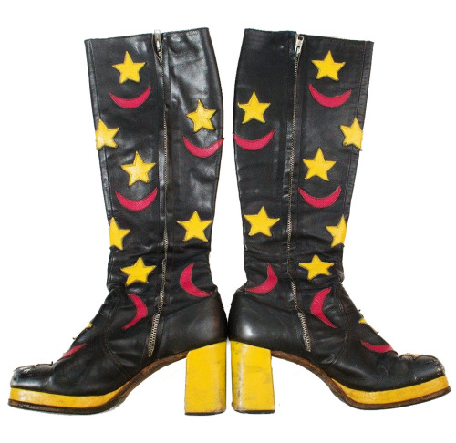 overencumbered:collectorsweekly:Moon And Stars Go-Go boots made by Gohil’s of London, 1960s.boots of