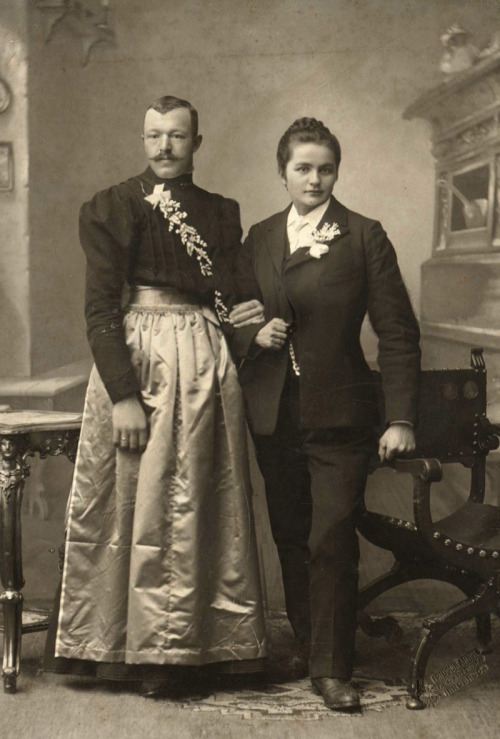 Porn Pics Historical crossdressing couple :-)