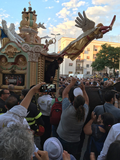 ブログ更新しました。「フェスタ デッラ ブルーナ(2018) ー マテーラの一番大きなお祭り 3」写真は2017年のお祭りです。