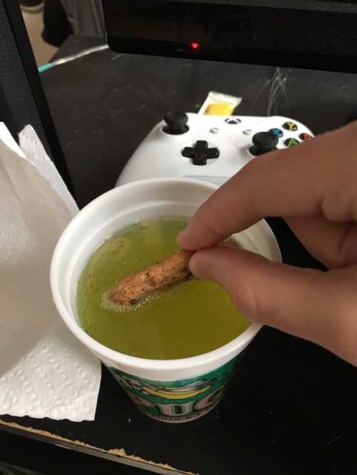 renzonite: finalfantasyvii: I like to dip my cookies in Mountain Dew because it gives them an ever s