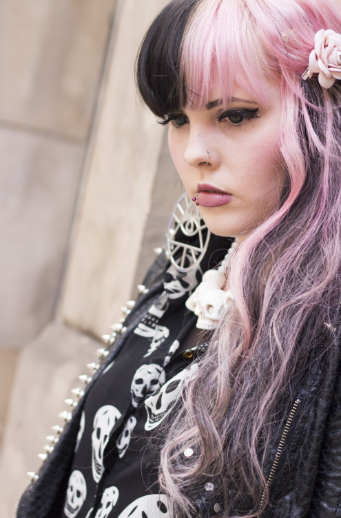 daisyschainsaw:  street photoshoot in brimingham- genre ‘rock chick’ by Andrew Jones 
