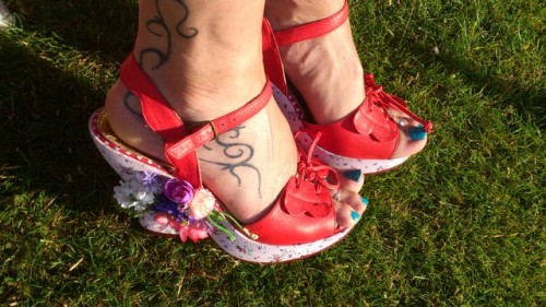 Just found some pics of my lush Irregular Choice sandals… with blue nail varnish on my piggie