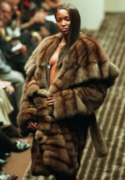 sadesmoothoperator: naomi campbell at fendi f/w 1998