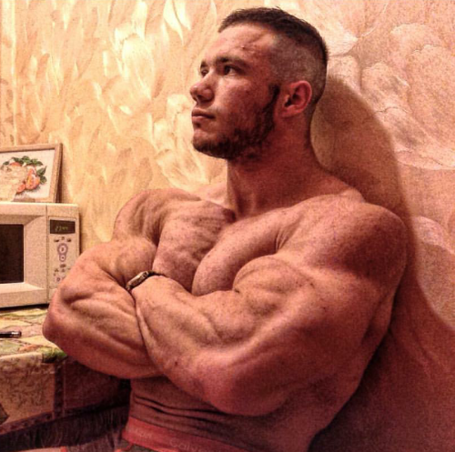 halftrained:  muscleryb: Max Troyan Compilation Growth.  So hot.