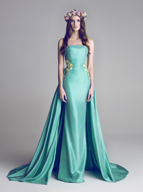 alex-schmalex: royal-roaster: Hamda Al Fahim dresses OH MY GOD.