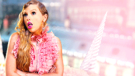 goodtoyous:I’m the only one of me, baby, that’s the fun of meYou’re the only one of you, baby, that’