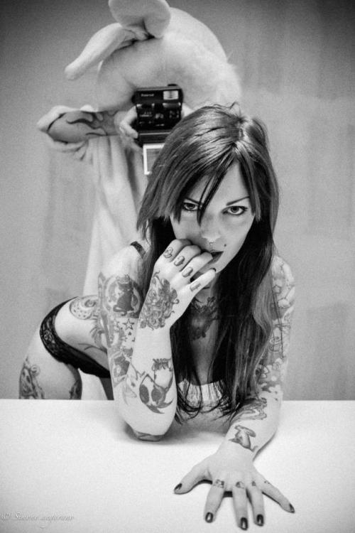 psychotic-riaeaction:  Ph: Simone Angarano  Location : studio fk2