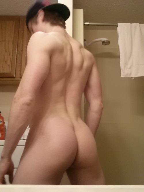 20juicyboys:     completely fuckable ass